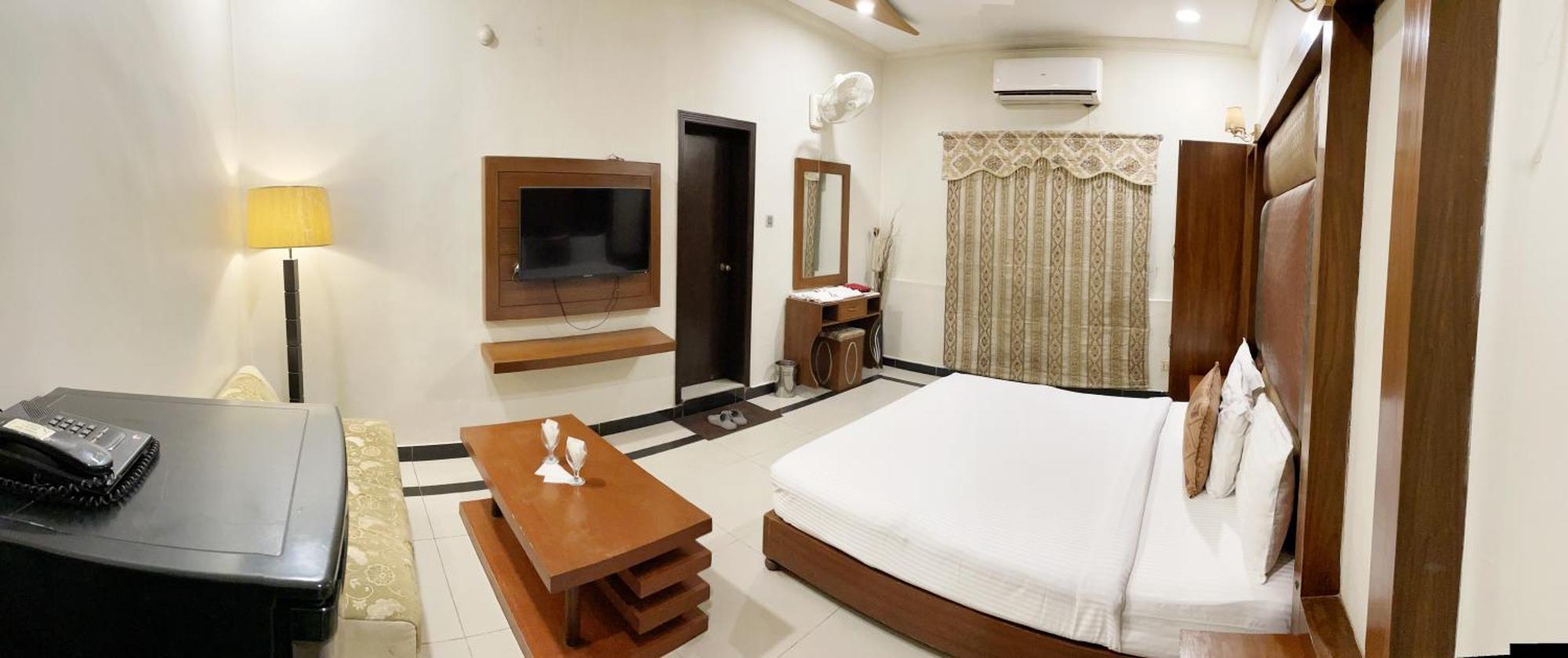 The Grand Hotel Multan Dış mekan fotoğraf