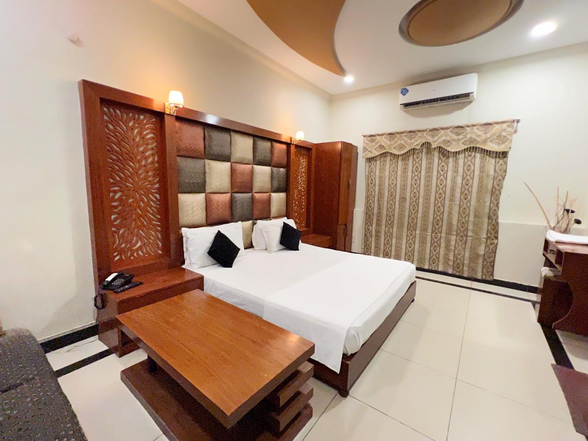 The Grand Hotel Multan Dış mekan fotoğraf