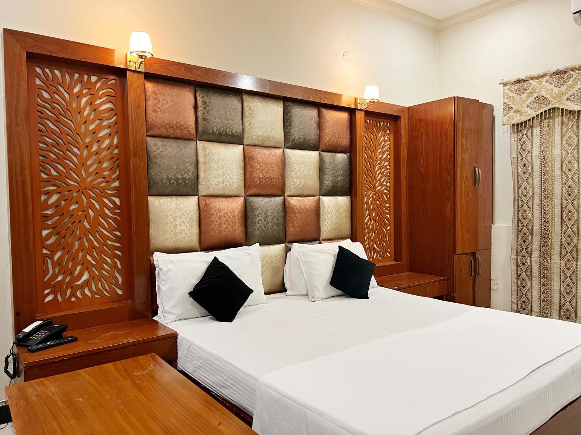 The Grand Hotel Multan Dış mekan fotoğraf