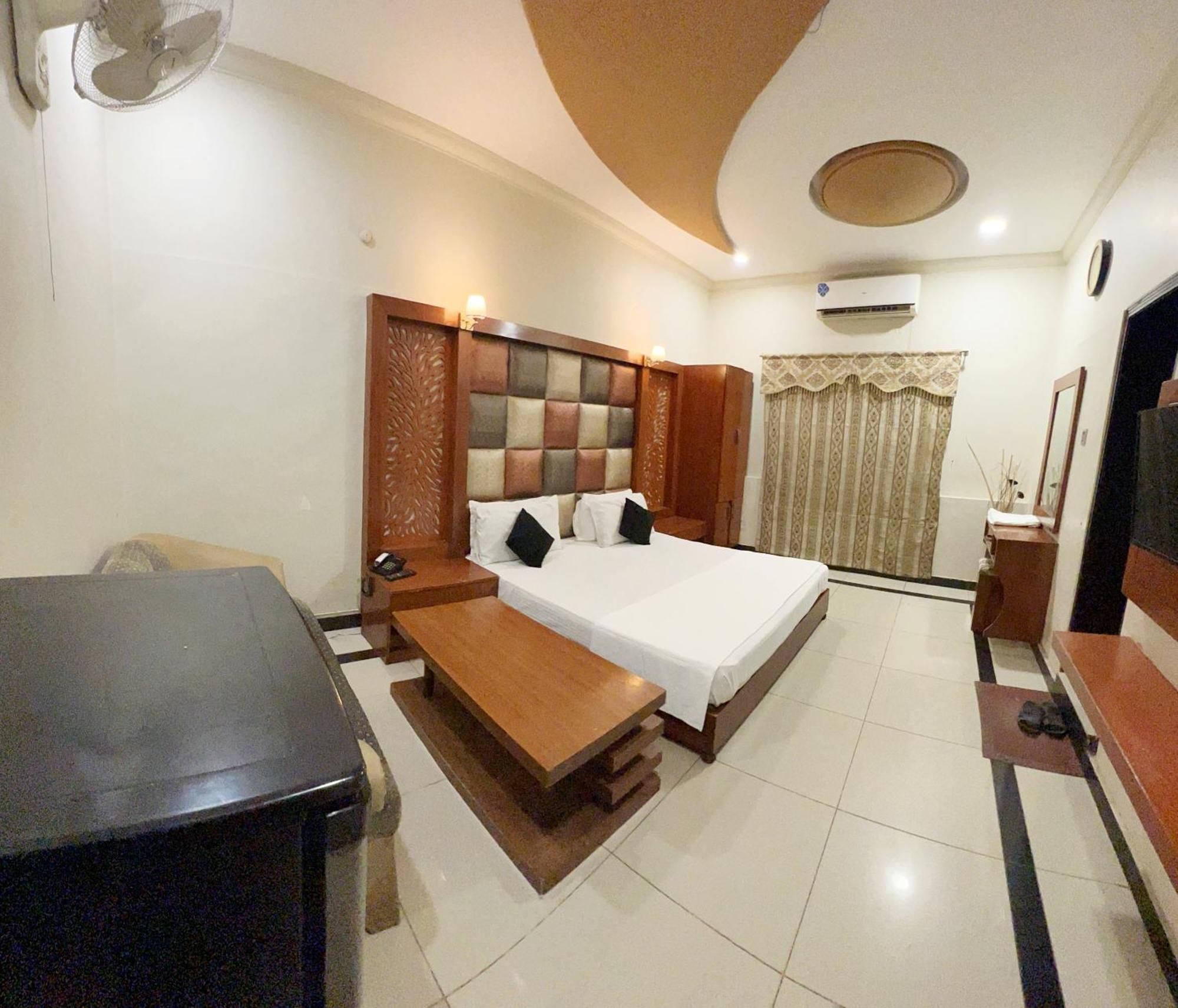 The Grand Hotel Multan Dış mekan fotoğraf