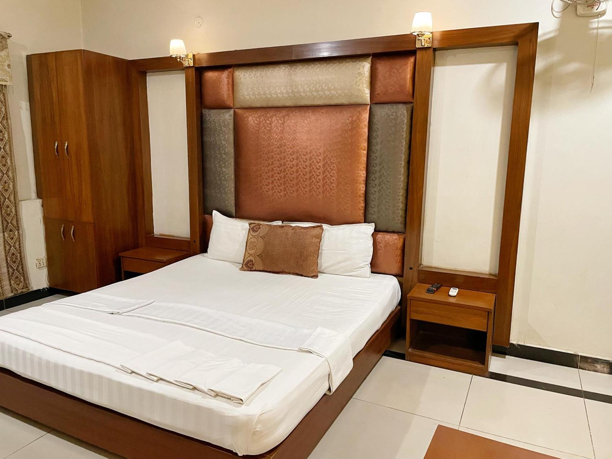 The Grand Hotel Multan Dış mekan fotoğraf