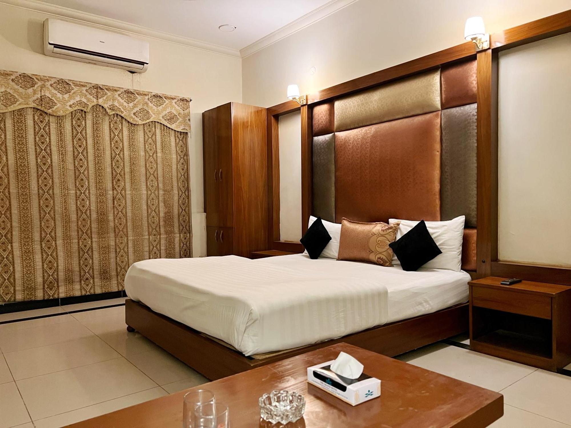 The Grand Hotel Multan Dış mekan fotoğraf