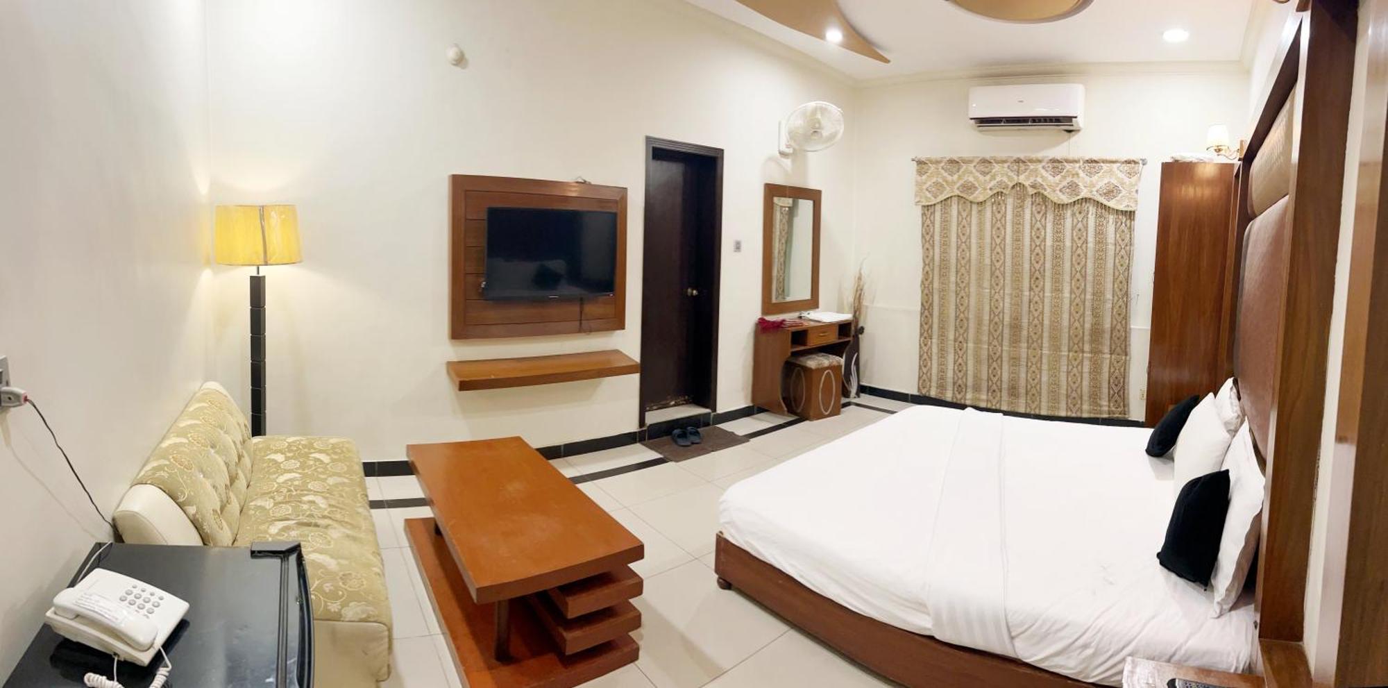 The Grand Hotel Multan Dış mekan fotoğraf