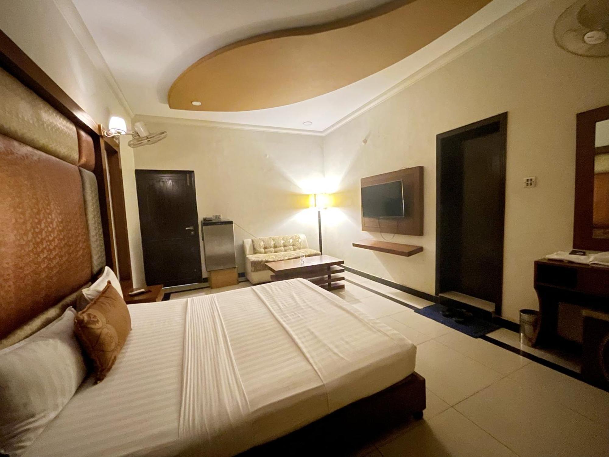 The Grand Hotel Multan Dış mekan fotoğraf