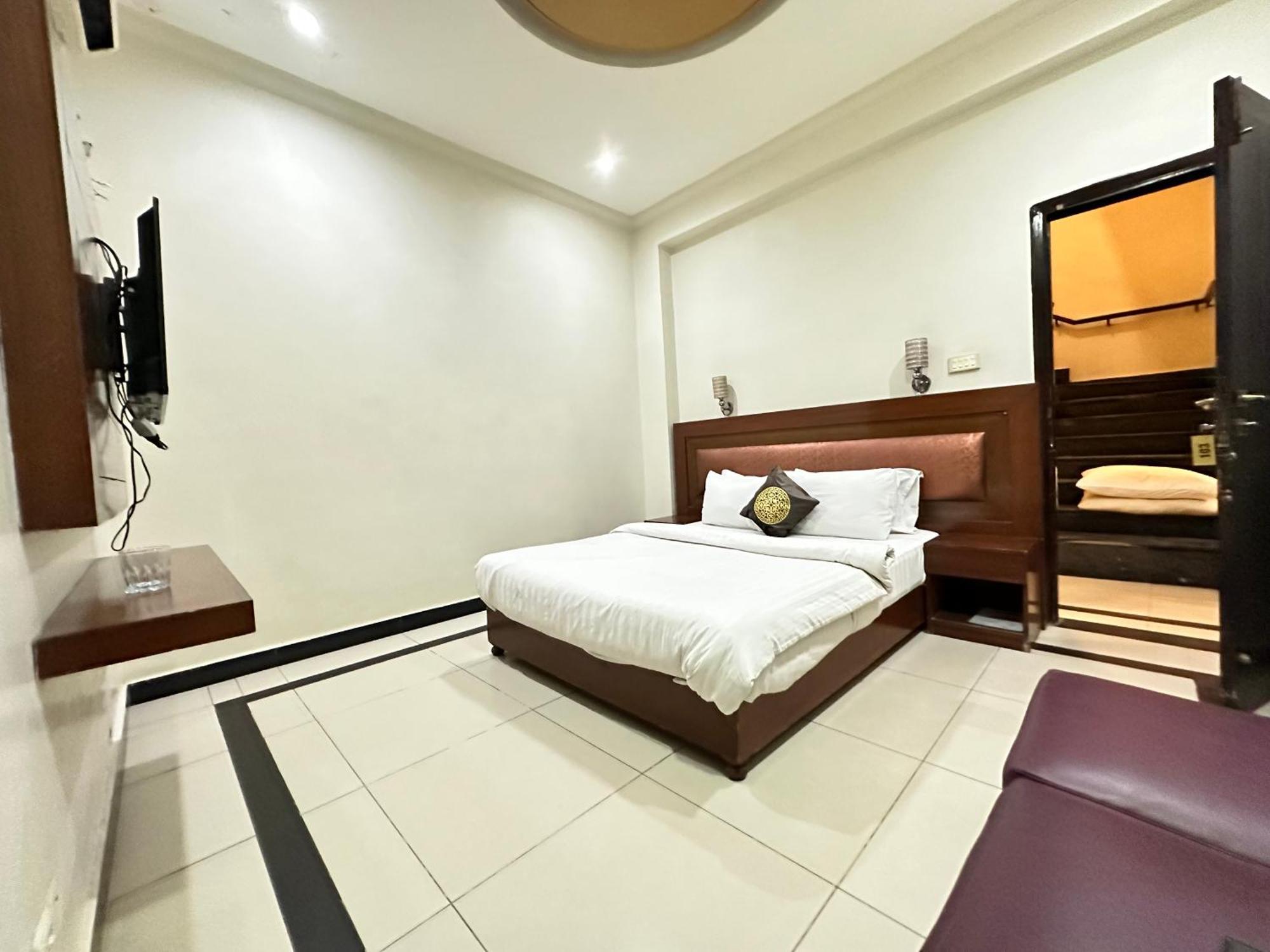 The Grand Hotel Multan Dış mekan fotoğraf