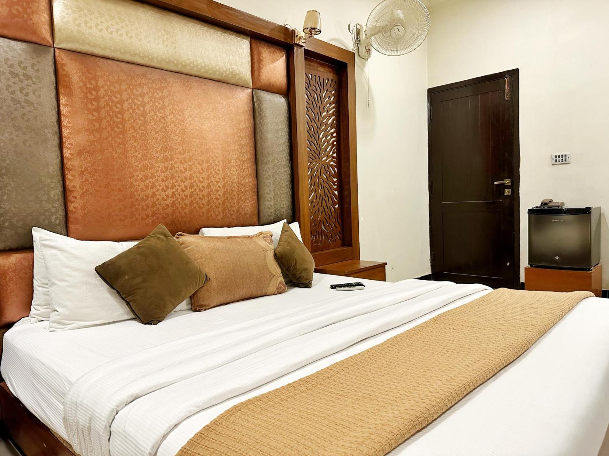 The Grand Hotel Multan Dış mekan fotoğraf